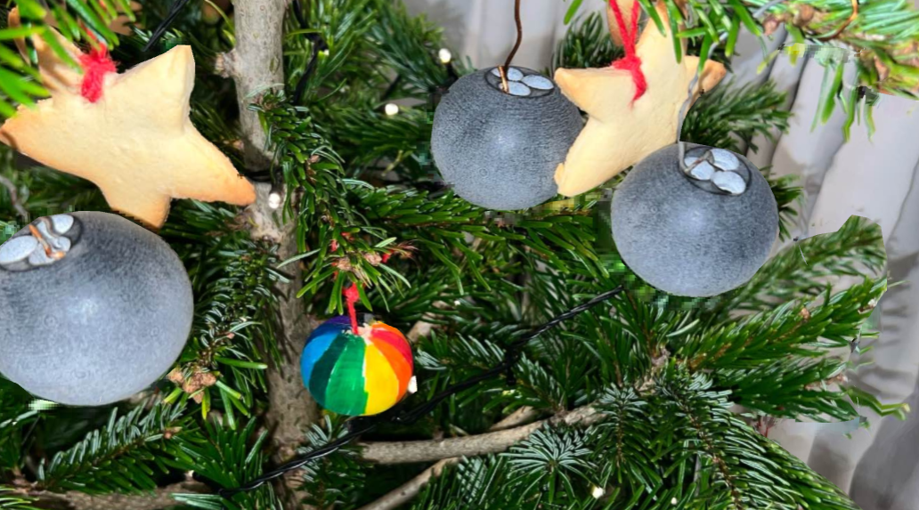 Merry Christmas from Reynolds Microphones!